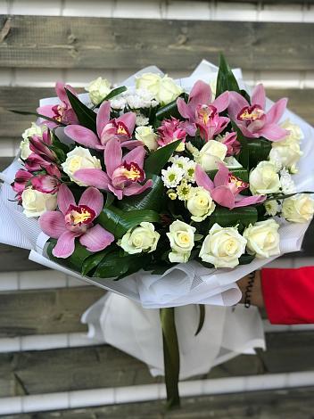 Букет цветов из: Розы и Хризантемы в Ессентуки