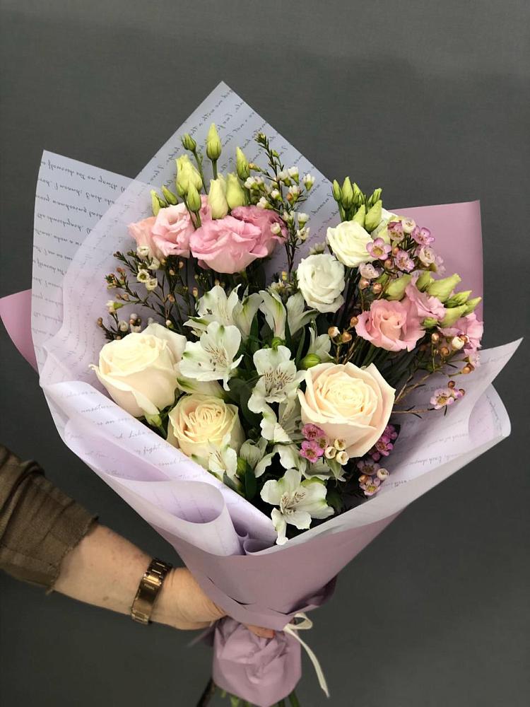 Букет цветов из: Альстромерии, Розы и Лизиантусы в Ессентуки