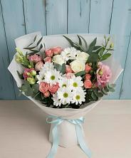 Букет цветов из:  Розы, Лизиантусы и Хризантемы в Ессентуки