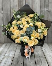 Букет цветов из:  Розы и Лизиантусы в Ессентуки