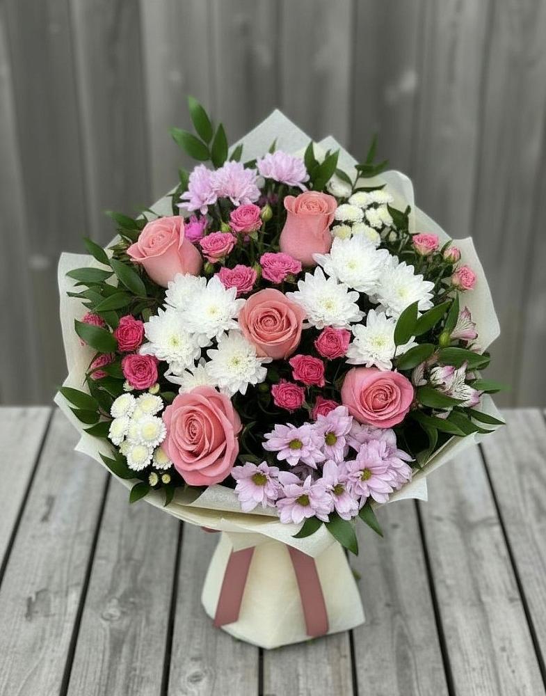 Букет цветов из: Альстромерии, Гвоздики, Розы и Хризантемы в Ессентуки