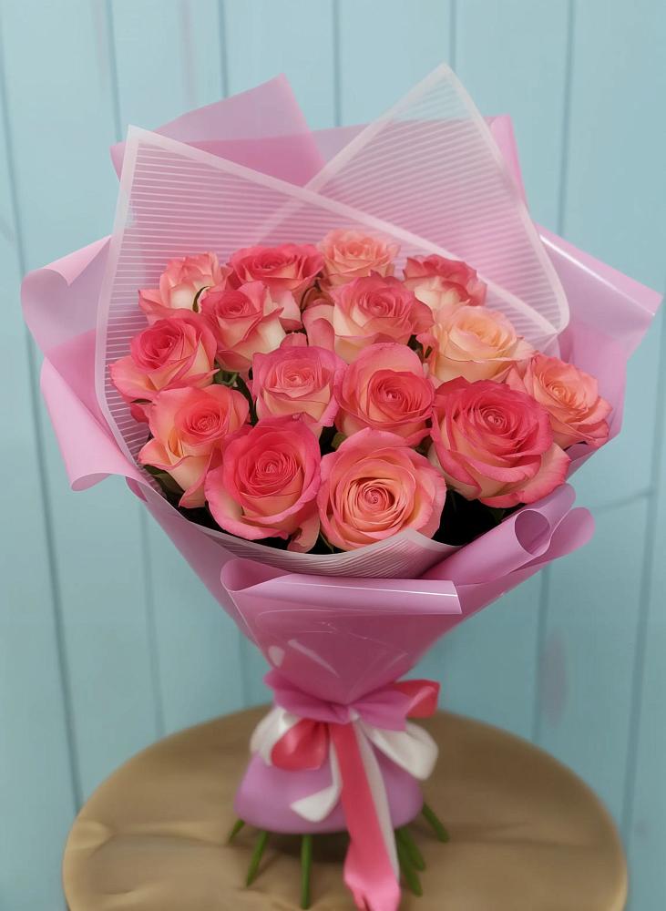 Букет 15 Розовых роз Равель в Ессентуки