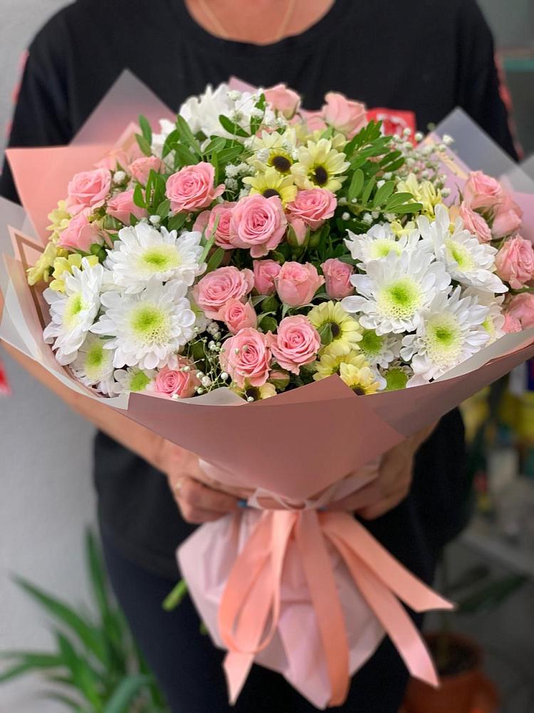Букет цветов из: Розы и Хризантемы в Ессентуки