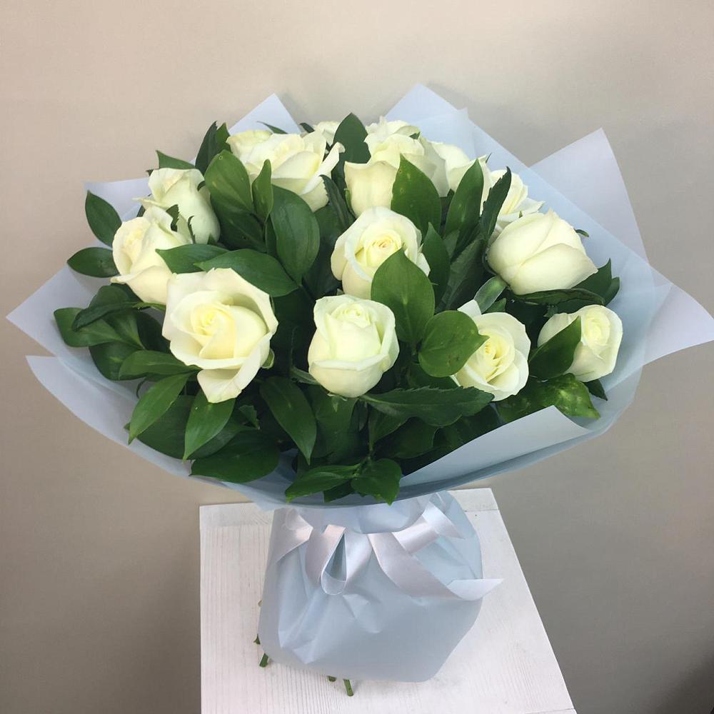 Букет 15 Белых роз Проуд в Ессентуки