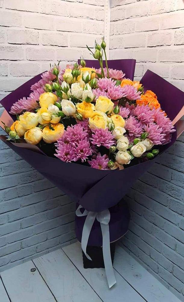 Букет цветов из: Хризантемы и Розы в Ессентуки