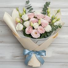 Букет цветов из:  Лизиантусы в Ессентуки