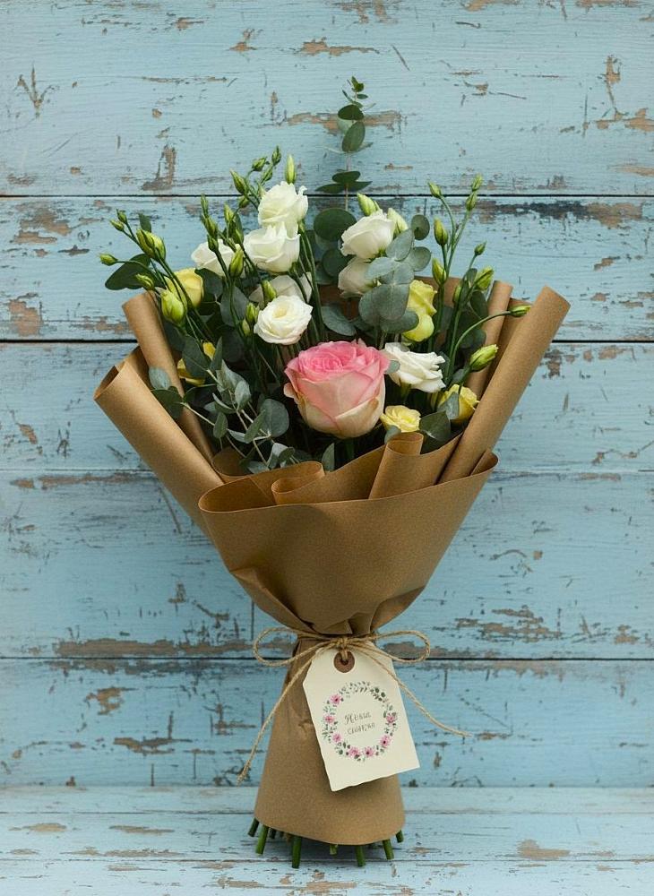 Букет цветов из: Розы и Лизиантусы в Ессентуки