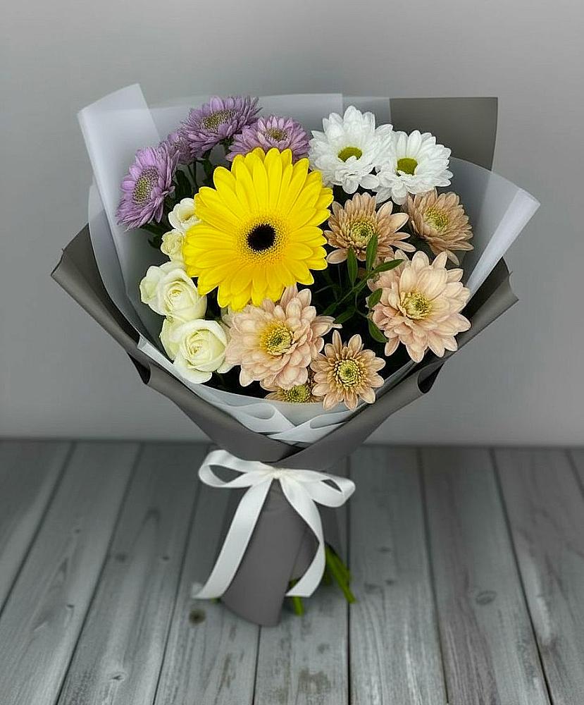 Букет цветов из: Розы, Герберы и Хризантемы в Ессентуки