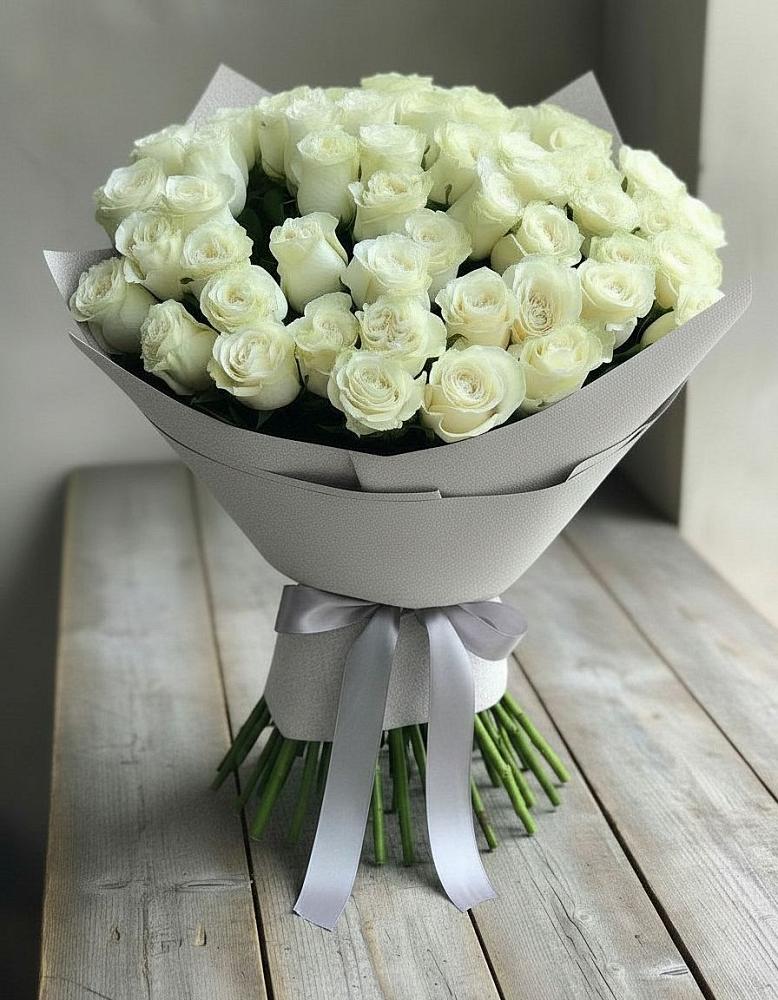 Букет 35 Белых роз в Ессентуки