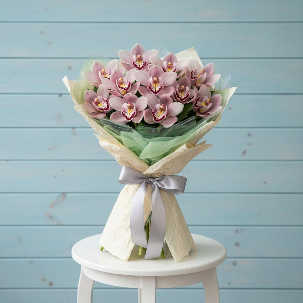 Букет цветов из: Орхидеи и Розы в Ессентуки