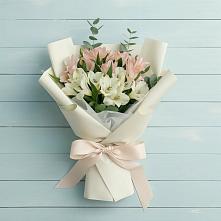 Букет цветов из:  Альстромерии в Ессентуки
