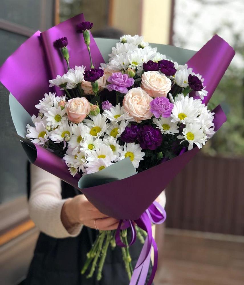 Букет цветов из: Хризантемы, Гвоздики и Розы в Ессентуки