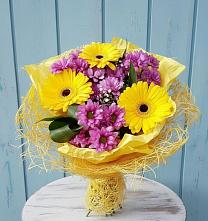 Букет цветов из:  Хризантемы и Герберы в Ессентуки