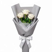 Букет 3 белые розы в Ессентуки