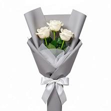 Букет 3 белые розы в Ессентуки