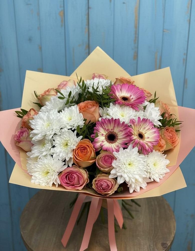 Букет цветов из: Розы, Герберы и Хризантемы в Ессентуки