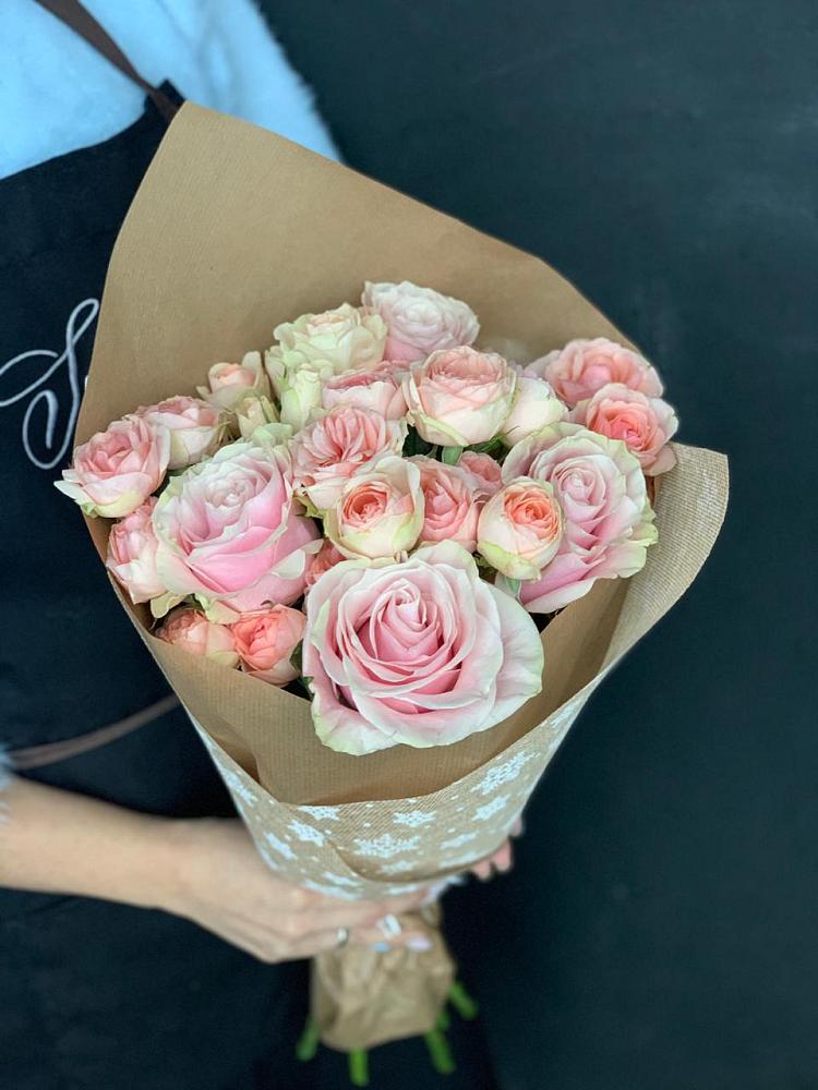 Букет цветов из: Хризантемы и Розы в Ессентуки