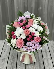 Букет цветов из:  Альстромерии, Гвоздики, Розы и Хризантемы в Ессентуки