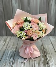 Букет цветов из:  Гвоздики, Розы и Хризантемы в Ессентуки