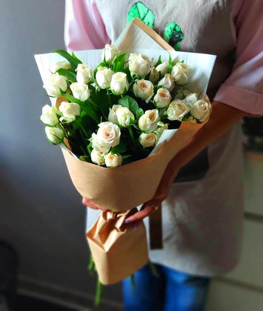 Букет цветов из: Розы в Ессентуки