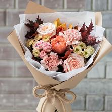 Букет цветов из:  Гвоздики, Хризантемы и Розы в Ессентуки