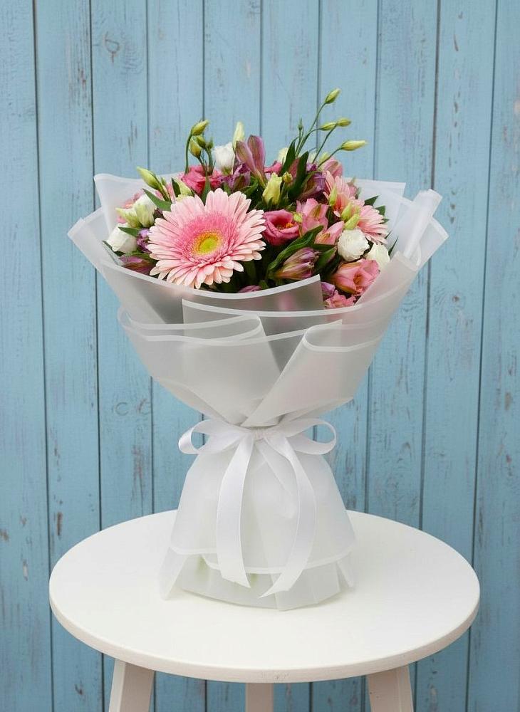 Букет цветов из: Герберы, Альстромерии и Лизиантусы в Ессентуки