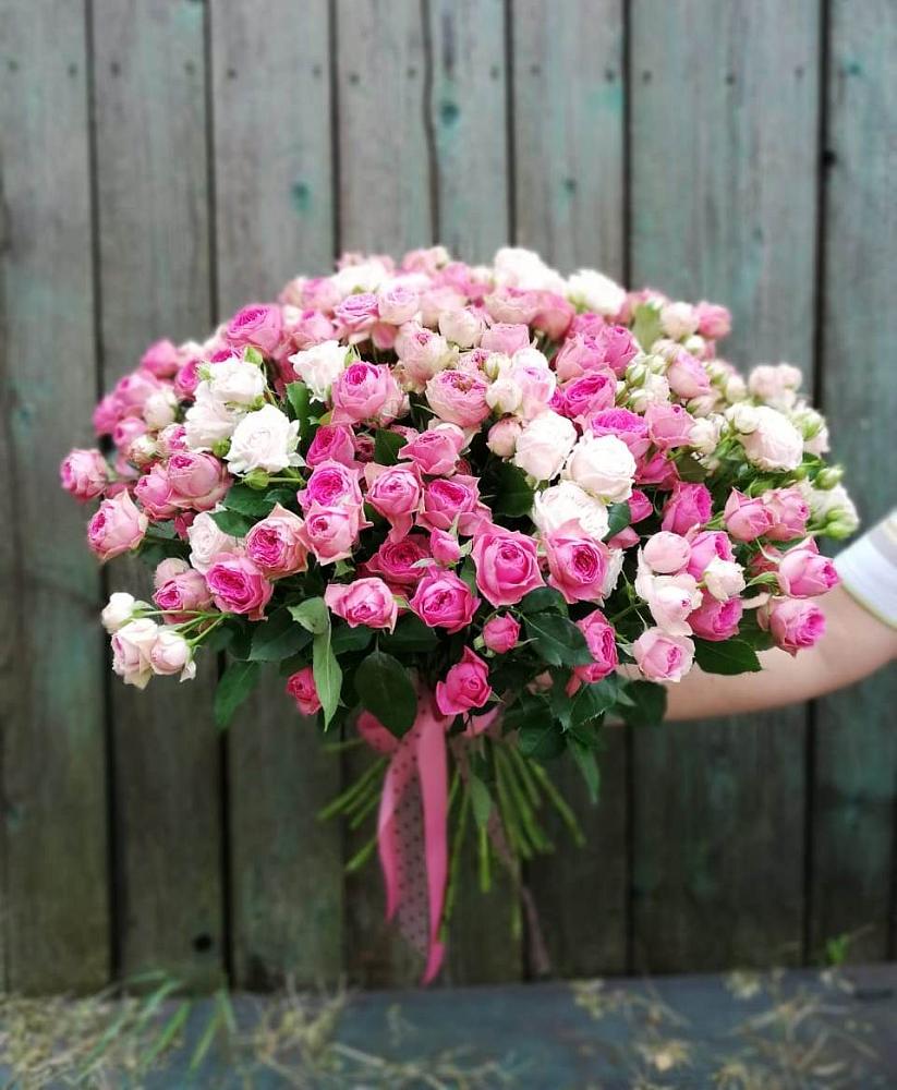 Букет Розовые кустовые розы Натали и Лав Лидия в Ессентуки