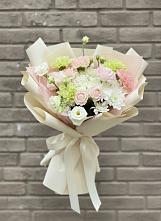 Букет цветов из:  Гвоздики, Розы, Лизиантусы и Хризантемы в Ессентуки