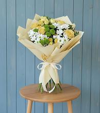 Букет цветов из:  Хризантемы и Розы в Ессентуки