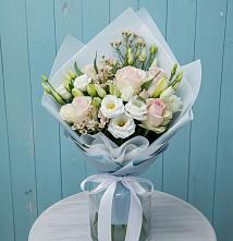 Букет цветов из:  Розы и Лизиантусы в Ессентуки