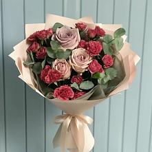Букет цветов из:  Гвоздики и Розы в Ессентуки