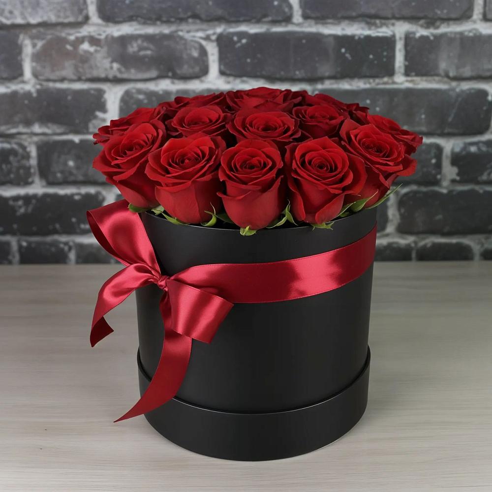 Цветочная композиция из Розы в шляпной коробке в Ессентуки