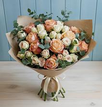 Букет цветов из:  Альстромерии и Розы в Ессентуки