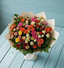 Букет Микс из разноцветных кустовых роз в Ессентуки